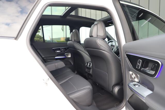 Mercedes-Benz GLC-KLASSE 300e AMG 4-Matic | 313PK | Massage | Pano | Burmester | Digital-light | Sfeerverlichting | Distronic | Stoelkoeling | Air-balance | 2024.