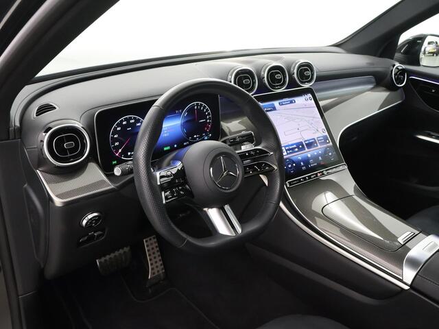 Mercedes-Benz GLC-KLASSE 300e 4MATIC AMG Line | AMG | Panoramadak | Treeplanken | Trekhaak | 360* camera