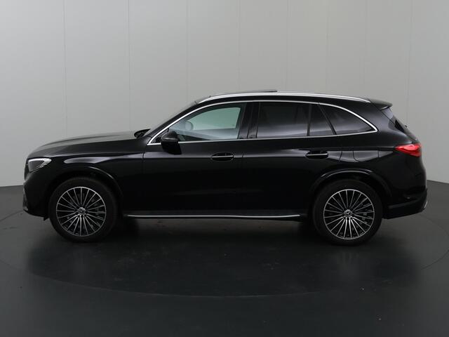 Mercedes-Benz GLC-KLASSE 300e 4MATIC AMG Line | Apple Carplay/Android Auto | Trekhaak | Panoramadak | 360 camera | Sfeerverlcihting | DAB | Cruise control Adaptief |