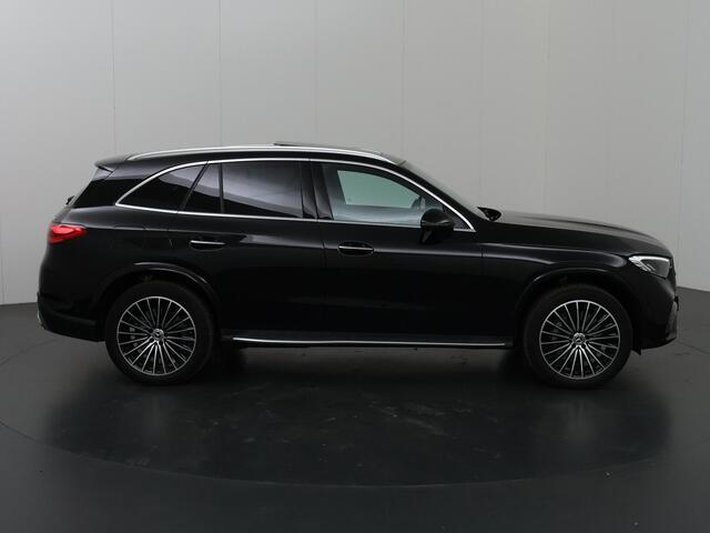 Mercedes-Benz GLC-KLASSE 300e 4MATIC AMG Line | Apple Carplay/Android Auto | Trekhaak | Panoramadak | 360 camera | Sfeerverlcihting | DAB | Cruise control Adaptief |