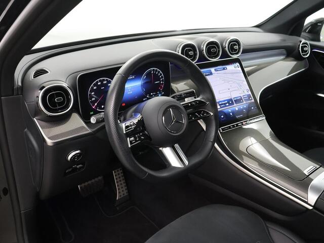 Mercedes-Benz GLC-KLASSE 300e 4MATIC AMG Line | Apple Carplay/Android Auto | Trekhaak | Panoramadak | 360 camera | Sfeerverlcihting | DAB | Cruise control Adaptief |