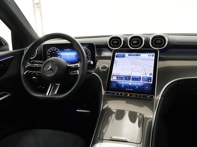 Mercedes-Benz GLC-KLASSE 300e 4MATIC AMG Line | Apple Carplay/Android Auto | Trekhaak | Panoramadak | 360 camera | Sfeerverlcihting | DAB | Cruise control Adaptief |