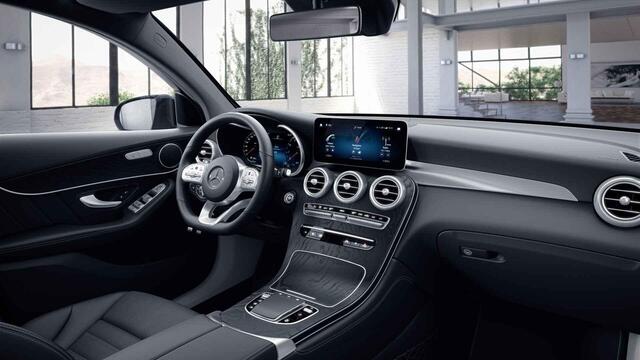 Mercedes-Benz GLC-KLASSE Coupé 300 4MATIC Premium Plus | AMG | Night | Schuifdak/kanteldak | Trekhaak | Headup | Sfeerverlichting |