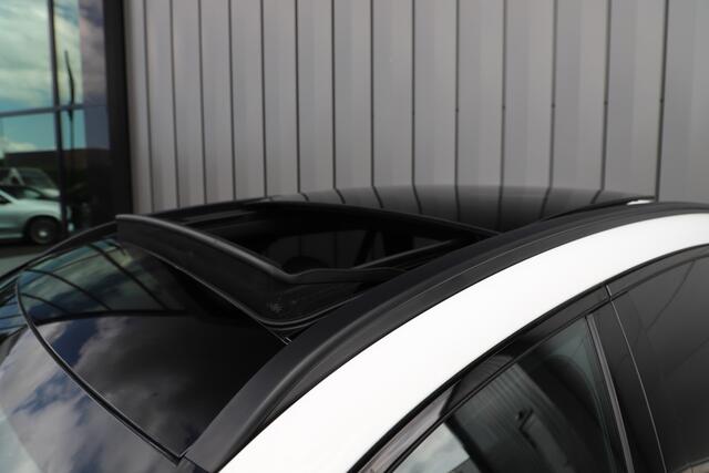 Mercedes-Benz GLC-KLASSE 250 4-Matic Aut9 | 211PK | Luchtvering | Sfeerverlichting | Head-up | Distronic | Pano | Stoelverw. | Camera | Trekhaak | 2017.