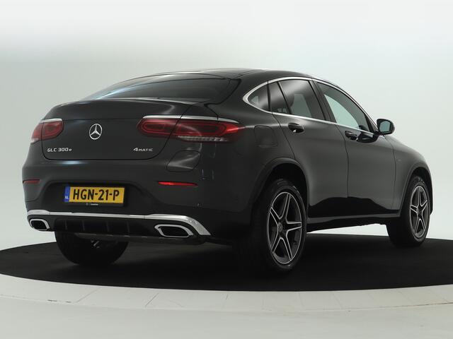 Mercedes-Benz GLC-KLASSE Coupé 300 e AMG Plug-In Hybride | Schuifdak | Achteruitrijcamera | Apple Carplay | Digitale Cockpit | Inclusief 24 maanden MB Certified garantie voor Europa.