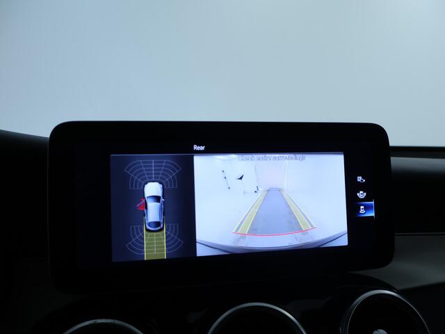 Mercedes-Benz GLC-KLASSE Coupé 300 e AMG Plug-In Hybride | Schuifdak | Achteruitrijcamera | Apple Carplay | Digitale Cockpit | Inclusief 24 maanden MB Certified garantie voor Europa.