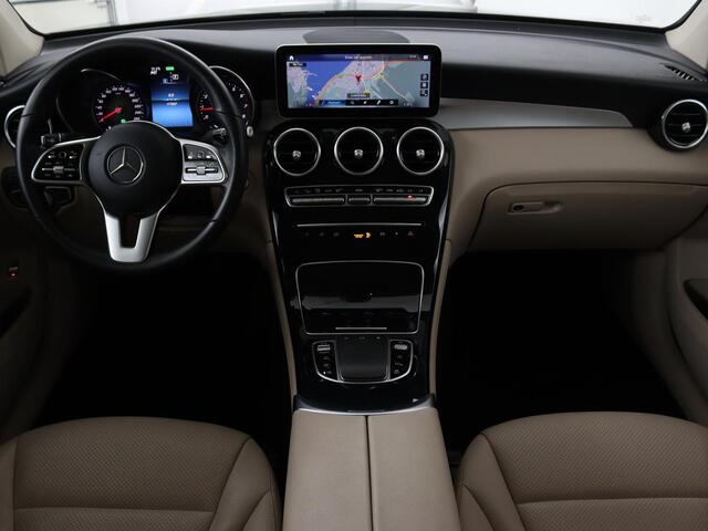Mercedes-Benz GLC-KLASSE 200 Business Solution Limited | Panoramadak | Leder | Stoelverwarming | Adaptive cruise | Trekhaak | Camera | Carplay