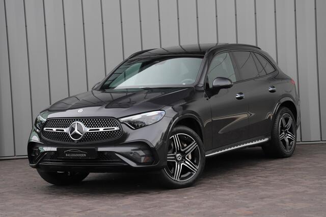 Mercedes-Benz GLC-KLASSE 300e AMG 4-Matic | 313PK | Achterasbesturing | Luchtvering | Head-up | Pano | Keyles-go | Sfeerverlichting | Distronic | Burmester | Carbon | 2023.