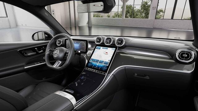 Mercedes-Benz GLC-KLASSE 300e 4MATIC Sport Edition | Panoramaschuifdak | AIRMATIC | Techniekpakket | Premium plus | Night | Trekhaak | Head-up display