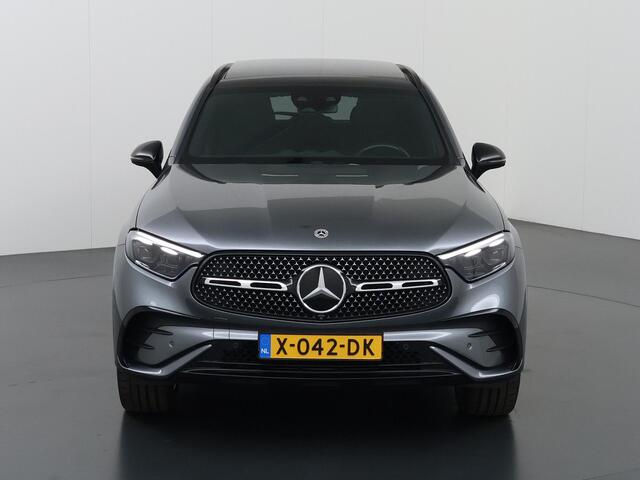 Mercedes-Benz GLC-KLASSE 300e 4MATIC AMG Line | Night | Panoramadak | Burmester 3D | Memory | Trekhaak | 20" lichtmetalen velgen | Sfeerverlichting |