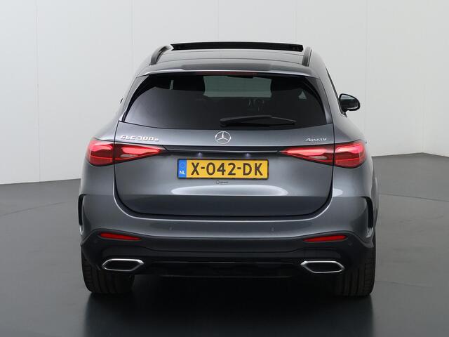 Mercedes-Benz GLC-KLASSE 300e 4MATIC AMG Line | Night | Panoramadak | Burmester 3D | Memory | Trekhaak | 20" lichtmetalen velgen | Sfeerverlichting |