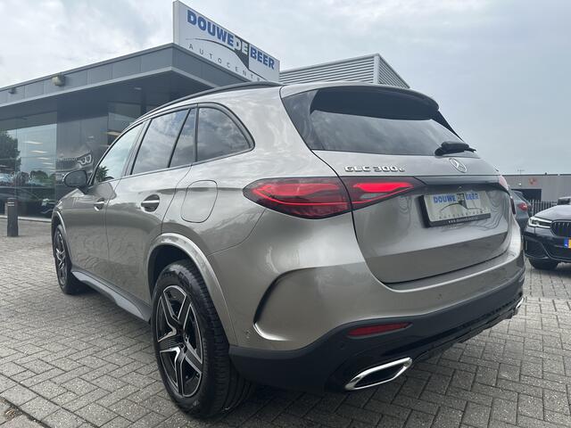 Mercedes-Benz GLC-KLASSE 300e 4MATIC AMG Line Night Pano-Dak | Trekhaak | 360-Camera | Stoel & Stuurverw.