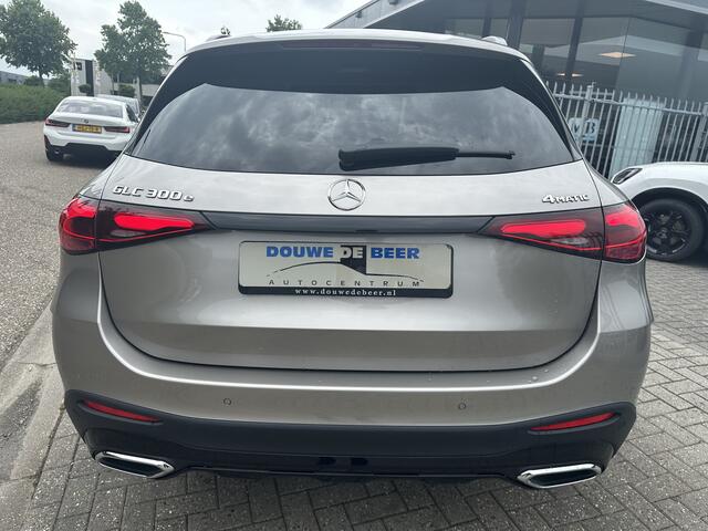 Mercedes-Benz GLC-KLASSE 300e 4MATIC AMG Line Night Pano-Dak | Trekhaak | 360-Camera | Stoel & Stuurverw.