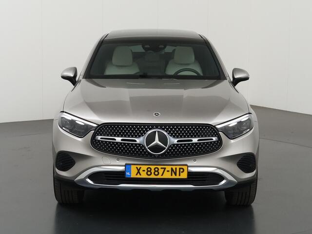 Mercedes-Benz GLC-KLASSE Coupé 300e 4MATIC Luxury Line | Rij-assistentiepakket Plus | 360 Camera | Digital light | Stuurverwarming | 19" Velgen