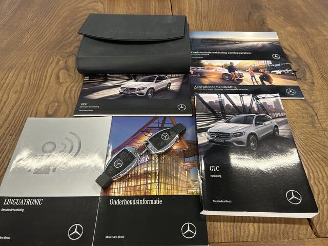 Mercedes-Benz GLC-KLASSE 250 4MATIC AMG Premium Plus | Panoramadak | Cruise control | Climate control | Navigatie | Alcantara/Lederen bekleding | Stoelverwarming | Adaptief onderstel | Navigatie