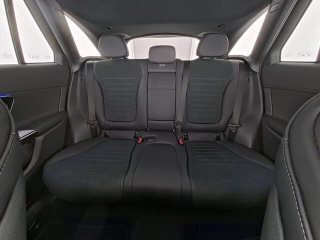 Mercedes-Benz GLC-KLASSE 300 e 4MATIC AMG Plug-In Hybride |AMG Line Premium | Night Pakket | 20 Inch AMG Velgen | Stuur en Stoelverwarming | Inclusief 24 maanden MB Certified garantie voor Europa.