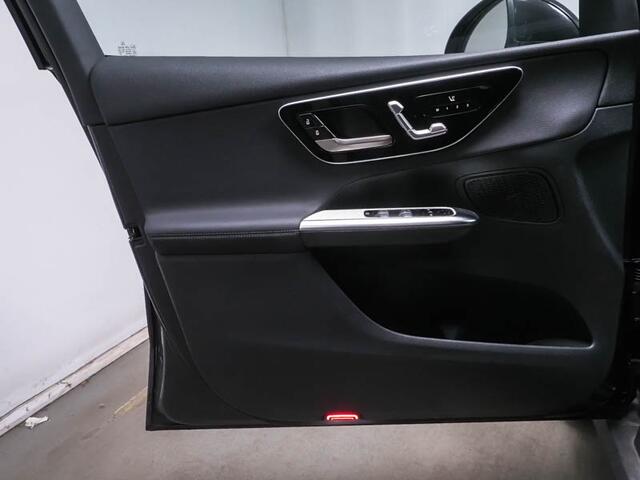 Mercedes-Benz GLC-KLASSE 300 e 4MATIC Plug-In Hybride Edition Avantgarde | Trekhaak | Alarm | Stuur en Stoelverwarming | Memory Voorstoelen. Inclusief 24 maanden MB Certified garantie voor Europa.