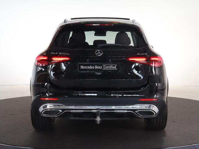 Mercedes-Benz GLC-KLASSE 300e 4MATIC Luxury Line | Panoramadak | Trekhaak | 360 camera | Winter pakket |