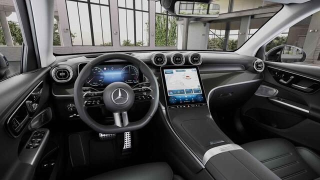 Mercedes-Benz GLC-KLASSE 300e 4MATIC AMG Line | MANUFAKTUR Alpin Grau | Premium plus | Trekhaak | Treeplanken |