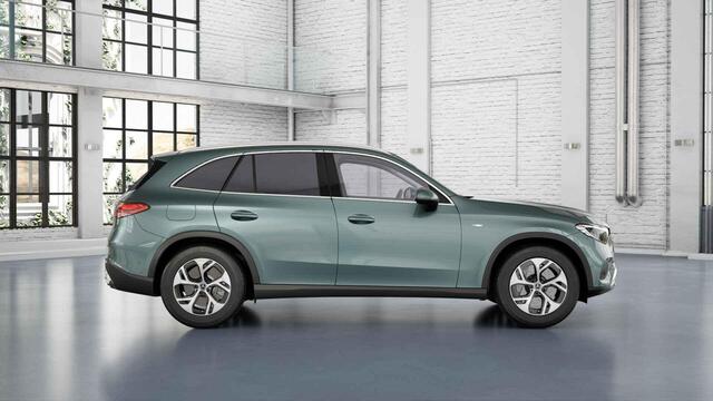 Mercedes-Benz GLC-KLASSE 300e 4MATIC Luxury Line | Panoramadak | Trekhaak | Winter pakket |