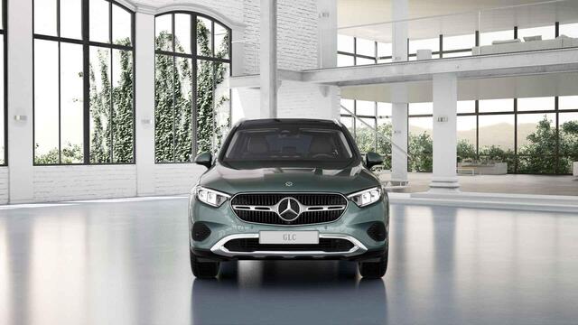Mercedes-Benz GLC-KLASSE 300e 4MATIC Luxury Line | Panoramadak | Trekhaak | Winter pakket |