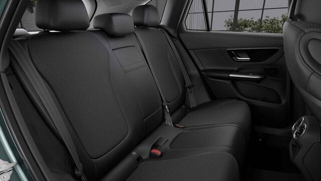 Mercedes-Benz GLC-KLASSE 300e 4MATIC Luxury Line | Panoramadak | Trekhaak | Winter pakket |