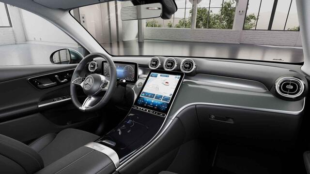 Mercedes-Benz GLC-KLASSE 300e 4MATIC Luxury Line | Panoramadak | Trekhaak | Winter pakket |