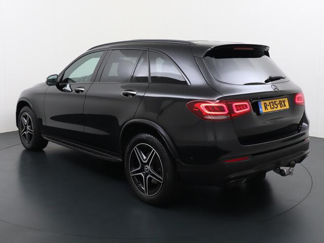 Mercedes-Benz GLC-KLASSE 300e 4MATIC Business Solution AMG // Trekhaak // 360 camera // Sfeerverlichting // Carplay // Schuifdak //