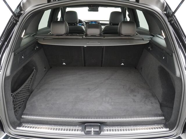 Mercedes-Benz GLC-KLASSE 300e 4MATIC Business Solution AMG // Trekhaak // 360 camera // Sfeerverlichting // Carplay // Schuifdak //