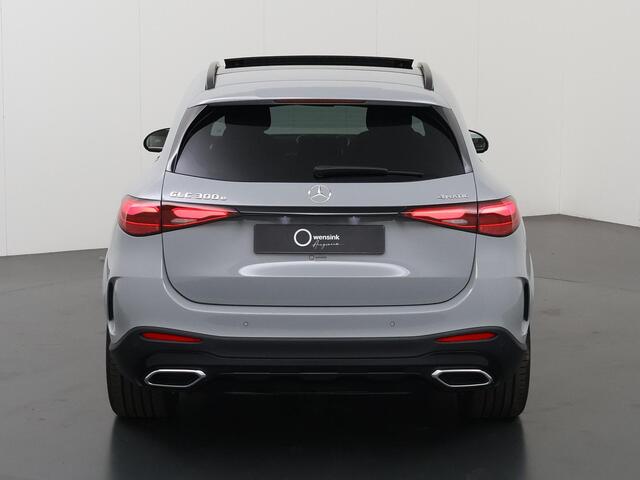 Mercedes-Benz GLC-KLASSE 300e 4MATIC AMG Line | Alpin grau MANUFAKTUR | Premium | 20 inch | Panoramadak | Trekhaak |