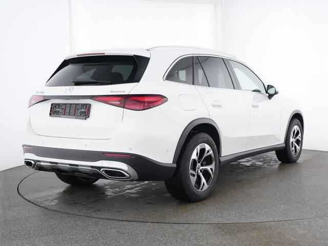 Mercedes-Benz GLC-KLASSE 300 e 4MATIC Plug-In Hybride Avantgarde Advanced Plus | Trekhaak Panorama Schuif-Kanteldak | Memory Pakket Voorstoelen | Stuur en Stoelverwarming. Inclusief 24 maanden MB Certified garantie voor Europa.