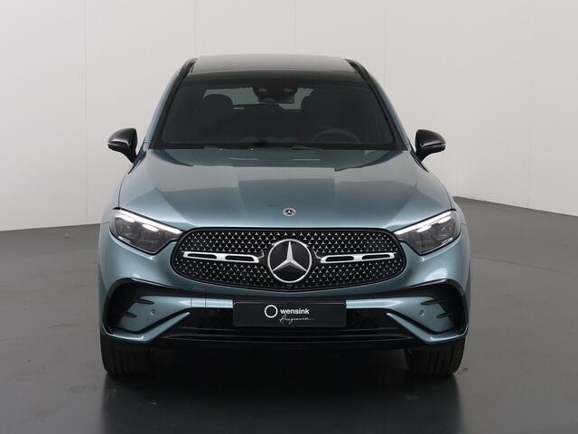 Mercedes-Benz GLC-KLASSE 300e 4MATIC Sport Edition | Night | Panoramadak | Trekhaak | Rijassistentiepakket | Burmester | Head-up display | Digital light | 360 camera |