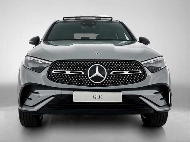Mercedes-Benz GLC-KLASSE Coupé 400e 4MATIC Sport Edition | Premium pakket | Rijassistentiepakket Plus | Trekhaak | Nightpakket | AMG spoiler | Parkeerpakket met 360°-camera |