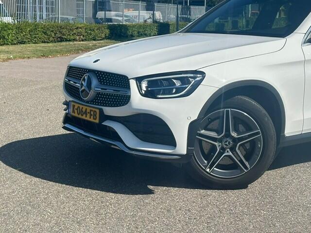 Mercedes-Benz GLC-KLASSE Coupé 200 4MATIC l AMG l Facelift l Schuif - Kanteldak l Camera l MBUX l Stoelverwarming l Parkeer pakket l LED l Elektr. bedienbare achterklep l Airconditioning l Stoelcomfort pakket l UNIEKE KM STAND.