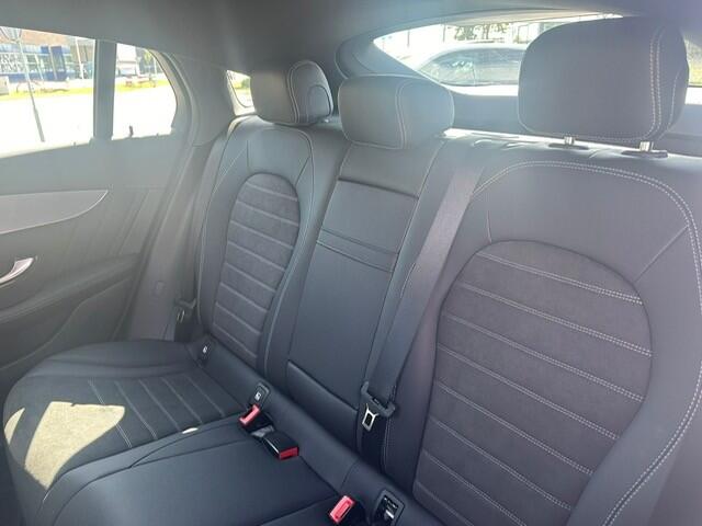 Mercedes-Benz GLC-KLASSE Coupé 200 4MATIC l AMG l Facelift l Schuif - Kanteldak l Camera l MBUX l Stoelverwarming l Parkeer pakket l LED l Elektr. bedienbare achterklep l Airconditioning l Stoelcomfort pakket l UNIEKE KM STAND.