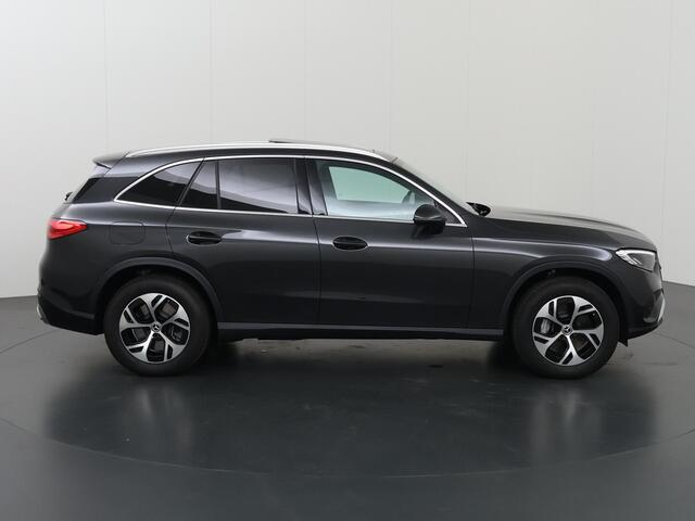 Mercedes-Benz GLC-KLASSE 300e 4MATIC Luxury Line | Trekhaak | Panoramadak | Navigatie | Keyless Go |