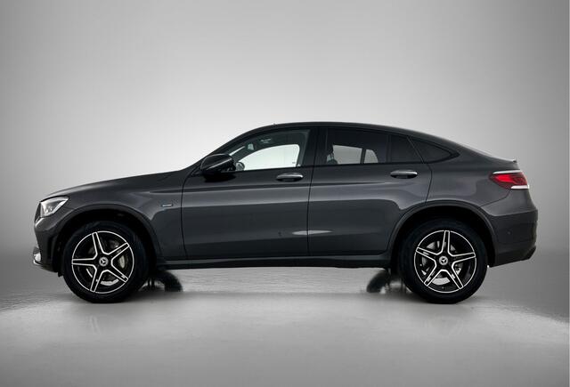 Mercedes-Benz GLC-KLASSE Coupé 300 e 4MATIC AMG Plug-In HYbride | Night pakket | Schuifdak | Burmester Sound System | Alarm scm3 | 360gr Camera | Multibeam Led verlichting Inclusief 24 maanden MB Certified garantie voor Europa.