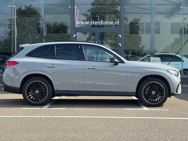 Mercedes-Benz GLC-KLASSE 300e 4MATIC AMG line l Panoramadak l Night l Memory l Wegklapbare trekhaak l Nappa Leder Zwart l MBUX l Multibeam LED l 360 gr Camera l Niveau regeling l Keyless Go l Apple Carplay & Android auto l Winterpakket l Geluid- en Warmte werend glas l Distronic