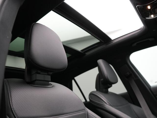 Mercedes-Benz GLC-KLASSE 300e 4MATIC AMG Line Plug In Hybrid 313pk PHEV | Luchtvering | Trekhaak af Fabriek | Panodak | Adaptive Cruise | 4 Wielbesturing | 360 Camera | Lederen Sportstoelen Massage & Ventilatie |