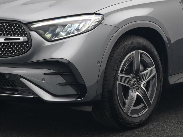 Mercedes-Benz GLC-KLASSE 300e 4MATIC AMG Line Plug In Hybrid 313pk PHEV | Luchtvering | Trekhaak af Fabriek | Panodak | Adaptive Cruise | 4 Wielbesturing | 360 Camera | Lederen Sportstoelen Massage & Ventilatie |