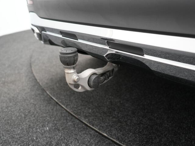 Mercedes-Benz GLC-KLASSE 300e 4MATIC AMG Line Plug In Hybrid 313pk PHEV | Luchtvering | Trekhaak af Fabriek | Panodak | Adaptive Cruise | 4 Wielbesturing | 360 Camera | Lederen Sportstoelen Massage & Ventilatie |