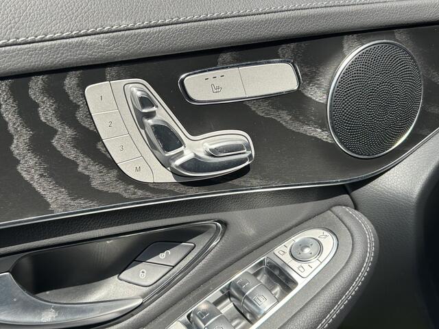 Mercedes-Benz GLC-KLASSE 300e AMG // 16.300km !! // Trekhaak // Panoramadak // 360 Camera // Memory Stoelen // Headup // Distronic