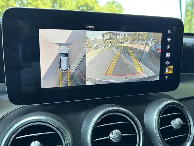 Mercedes-Benz GLC-KLASSE 300e AMG // 16.300km !! // Trekhaak // Panoramadak // 360 Camera // Memory Stoelen // Headup // Distronic