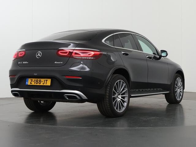 Mercedes-Benz GLC-KLASSE Coupé 300e 4MATIC Premium | AMG | Schuifdak | Memory stoelen | Trekhaak | 360 camera | Sfeerverlichting |