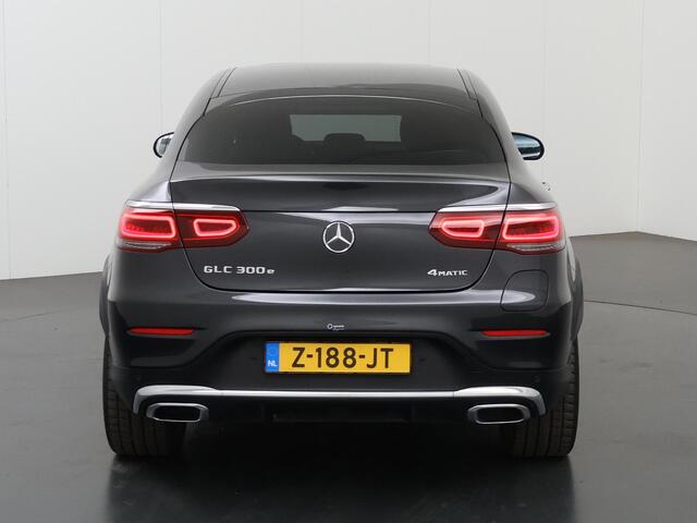 Mercedes-Benz GLC-KLASSE Coupé 300e 4MATIC Premium | AMG | Schuifdak | Memory stoelen | Trekhaak | 360 camera | Sfeerverlichting |