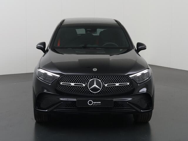 Mercedes-Benz GLC-KLASSE 300e 4MATIC AMG Line | Trekhaak | Panoramadak | Treeplanken | Premium pakket | Night pakket |