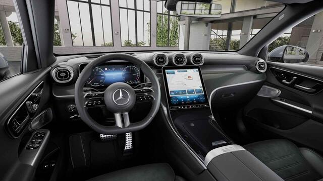 Mercedes-Benz GLC-KLASSE 300e 4MATIC AMG Line | Premium plus | 20 inch | Trekhaak | Distronic | Winter pakket |