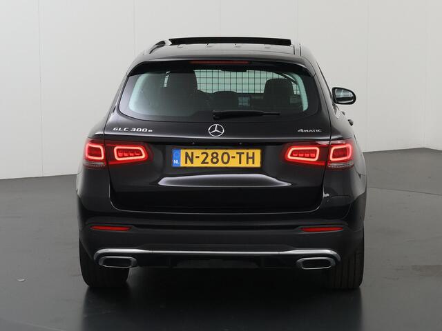 Mercedes-Benz GLC-KLASSE 300e 4MATIC Premium Plus | AMG | Trekhaak | Burmester | Headup | LED koplampen |