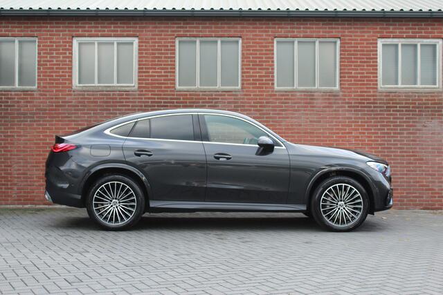 Mercedes-Benz GLC-KLASSE Coupé 300 4MATIC AMG Line | Pano | Luchtvering | Achterasbesturing | Burmester |