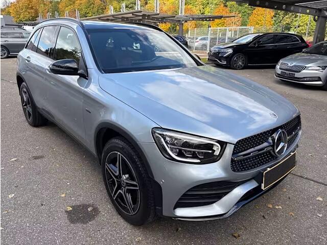 Mercedes-Benz GLC-KLASSE 300e 4MATIC AMG-Line LED Panoramadak Trekhaak 19 Inch Achteruitrijcamera PDC Carplay